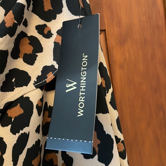 Woman’s size 8 Worthington faux wrap leopard print skirt. - Picture 9 of 9